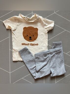 H&M|Baby/toddler gender neutral set,soft tee BEAR print & gray leggings•••18-24M